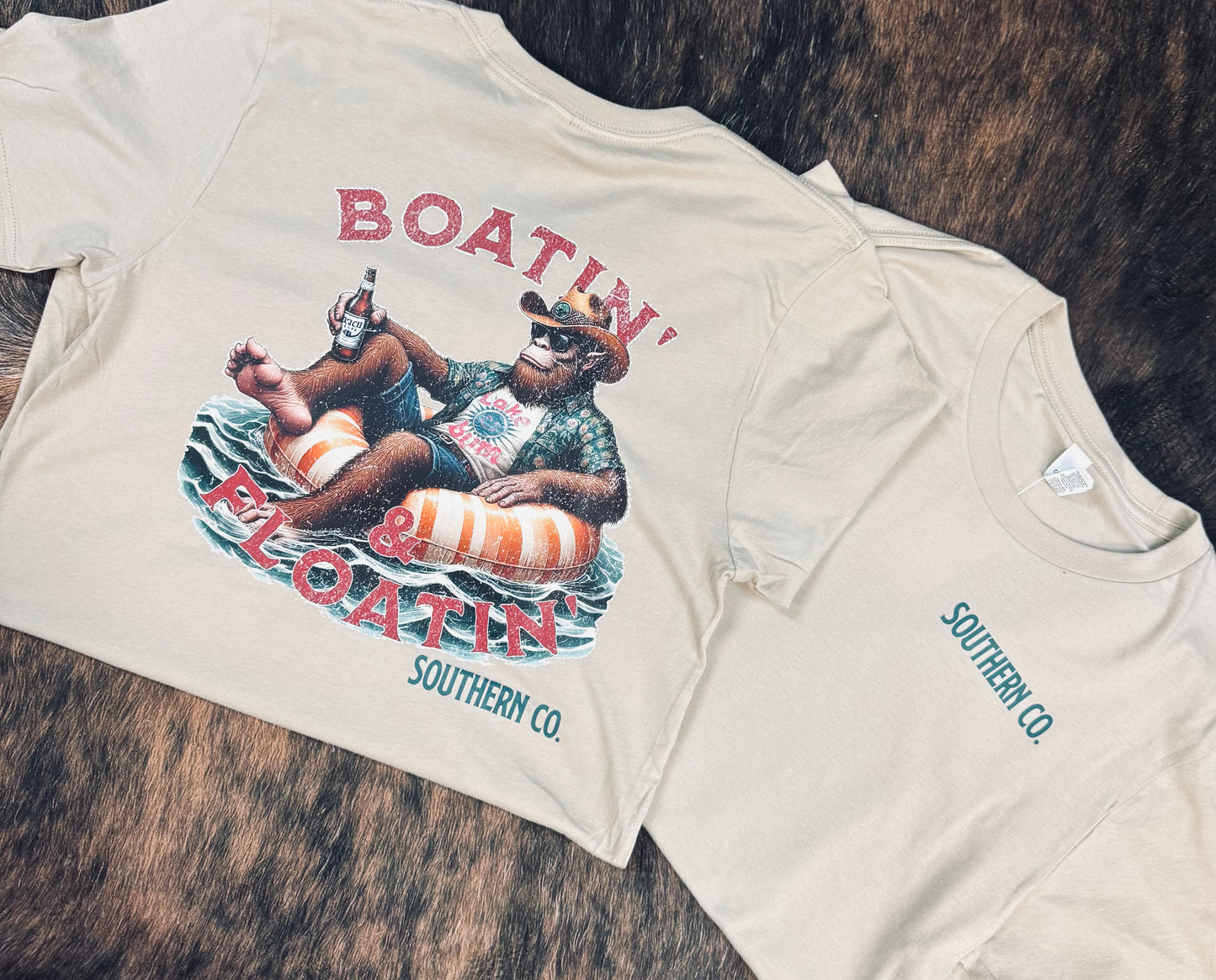 Men’s| Floatin Squatch Tee
