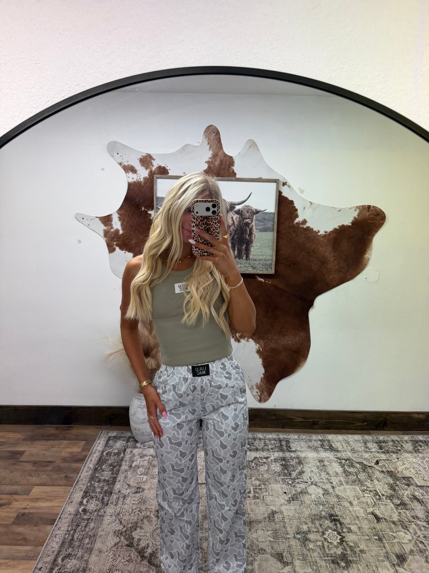 LULU MAC Pants