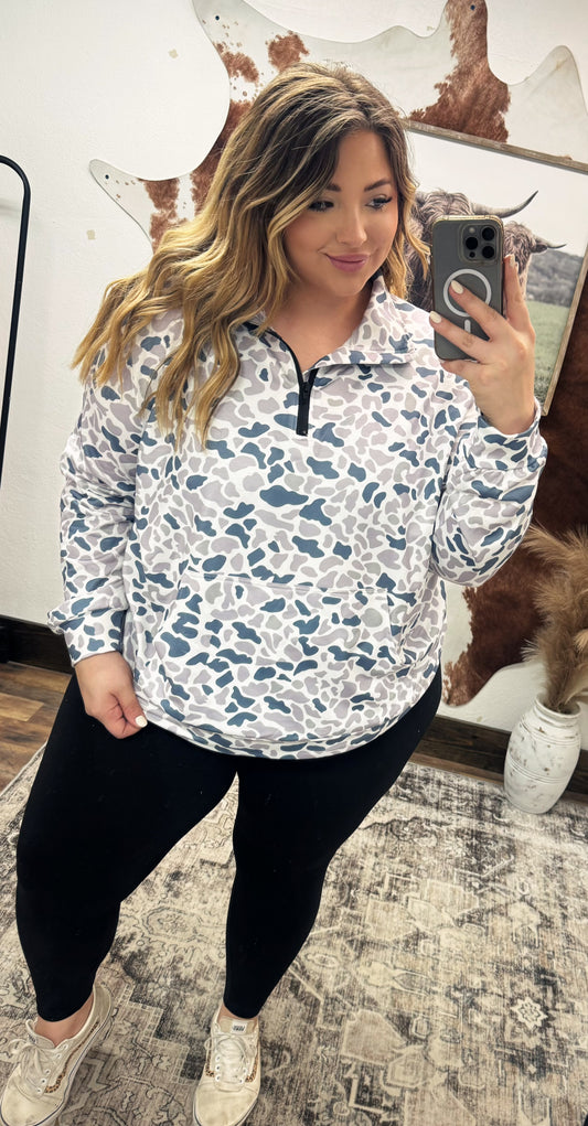 Curvy Duck Camo Zip Pullover