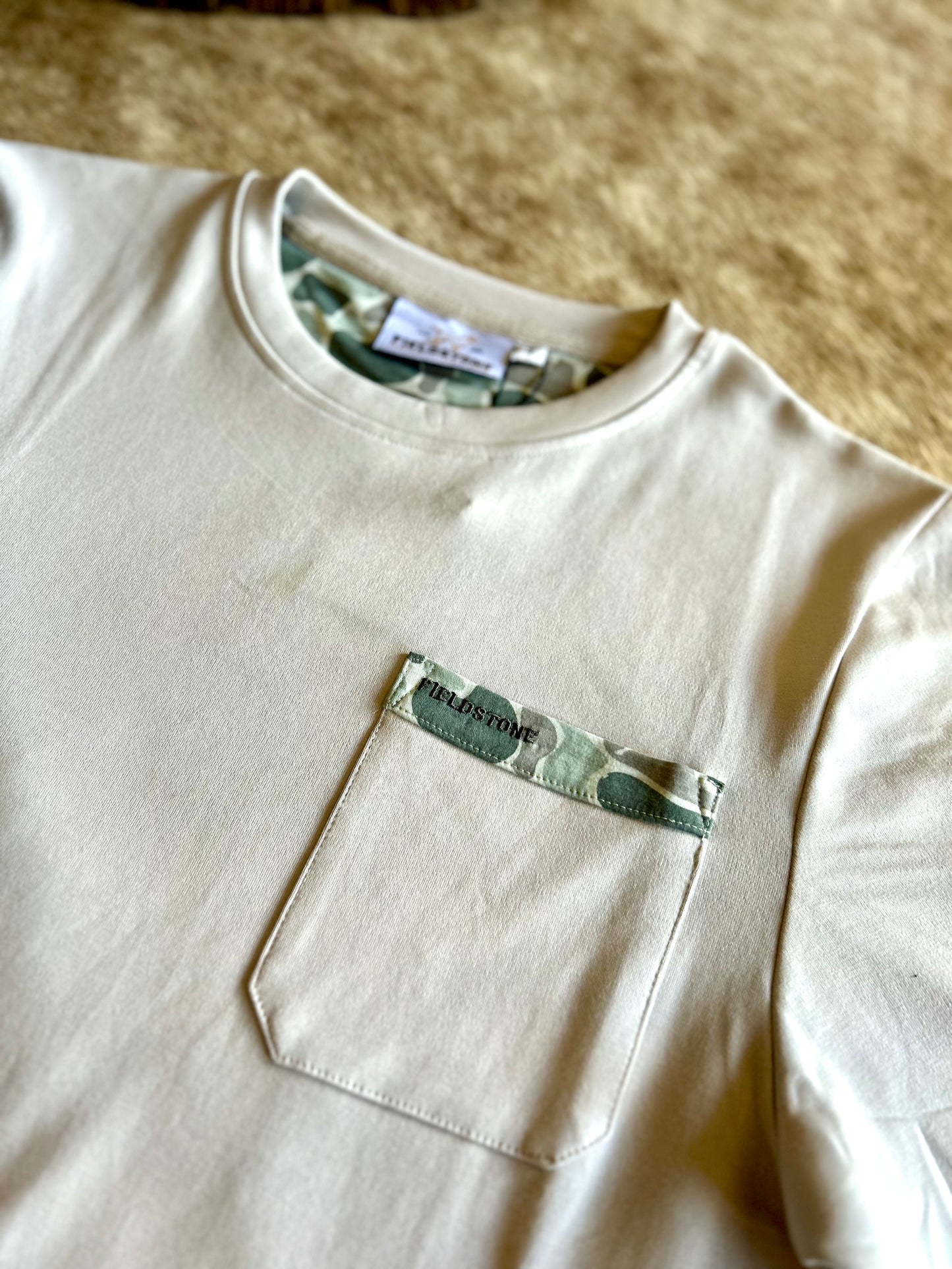 Men’s| Solid Tee w/ Marsh Camo Pocket